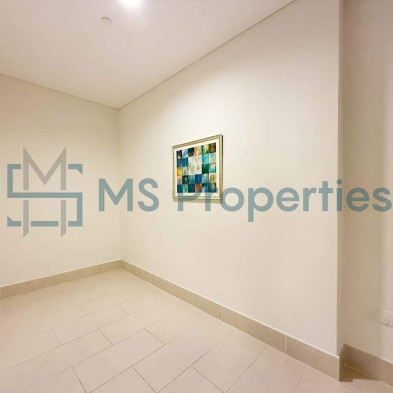 Pristine 1BHK + Office w/ Balcony | Bills Included