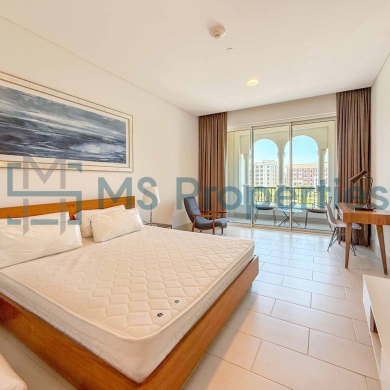 Pristine 1BHK + Office w/ Balcony | Bills Included