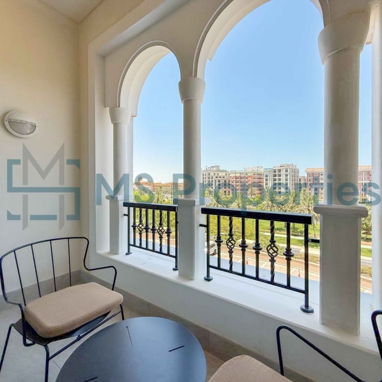 Pristine 1BHK + Office w/ Balcony | Bills Included