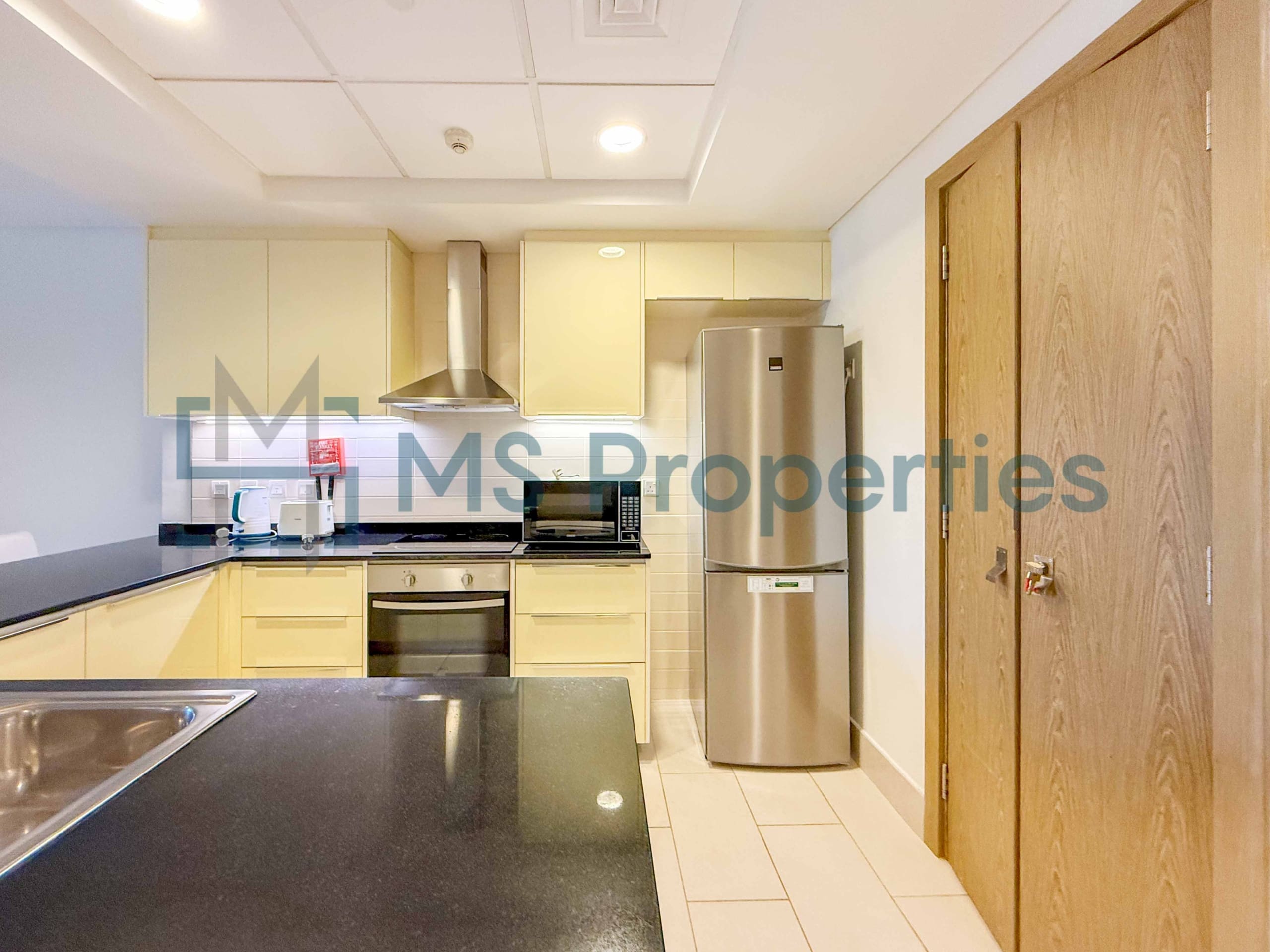 Pristine 1BHK + Office w/ Balcony | Bills Included