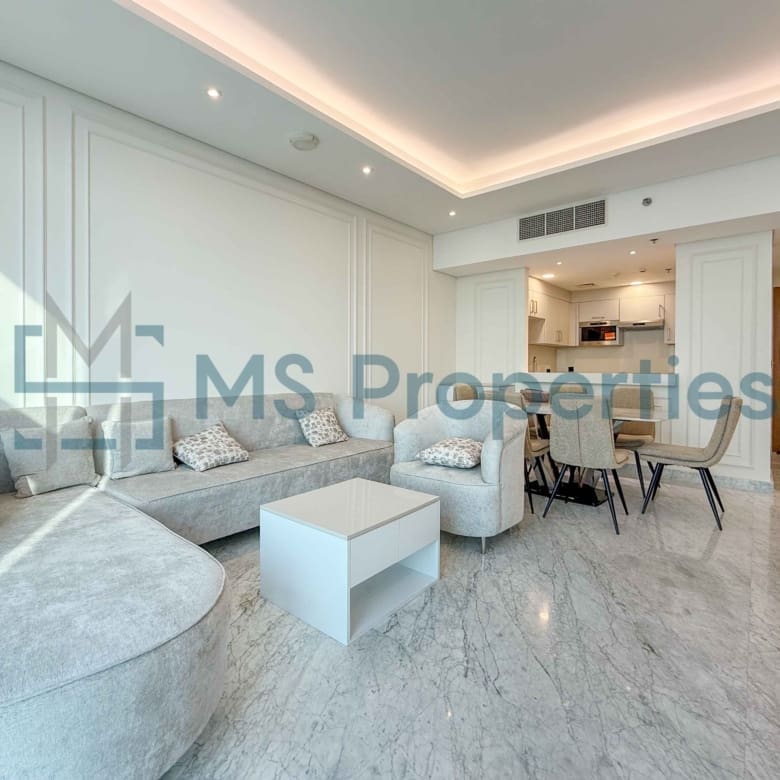 Stunning 2 Bedroom Flat with Outstanding View