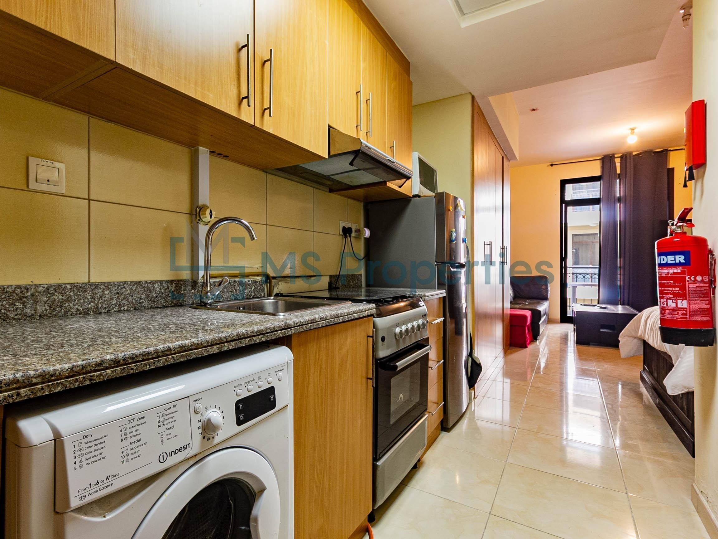 Lovely Style Studio Apartment with Balcony | Bills Included